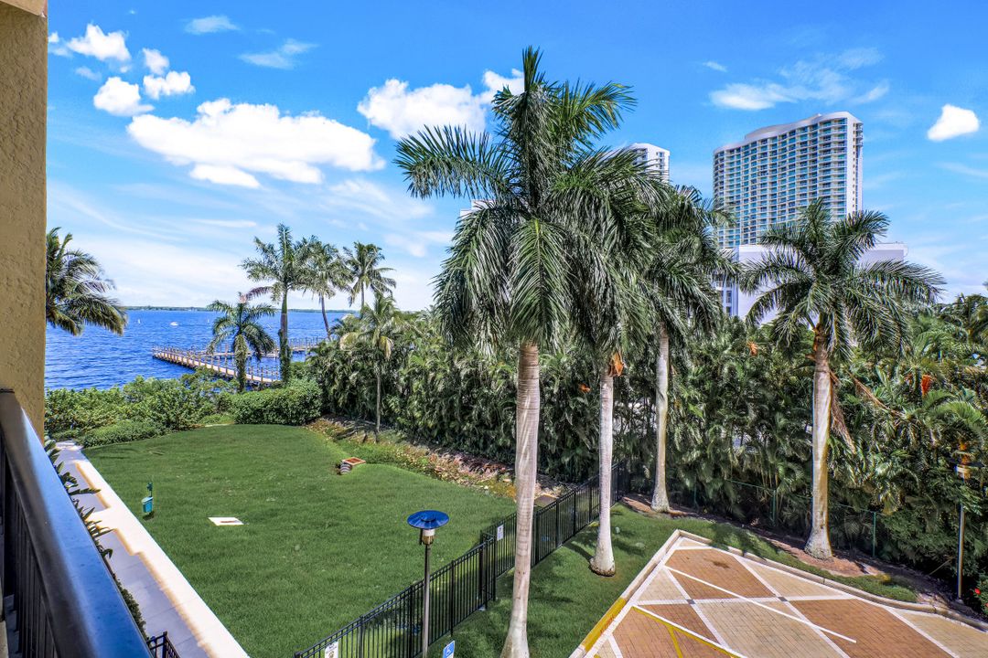 2825 Palm Beach Blvd #316, Fort Myers, FL 33916