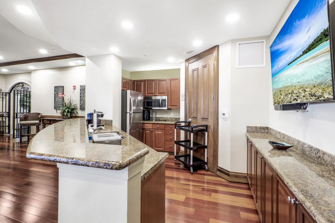 2825 Palm Beach Blvd #316, Fort Myers, FL 33916