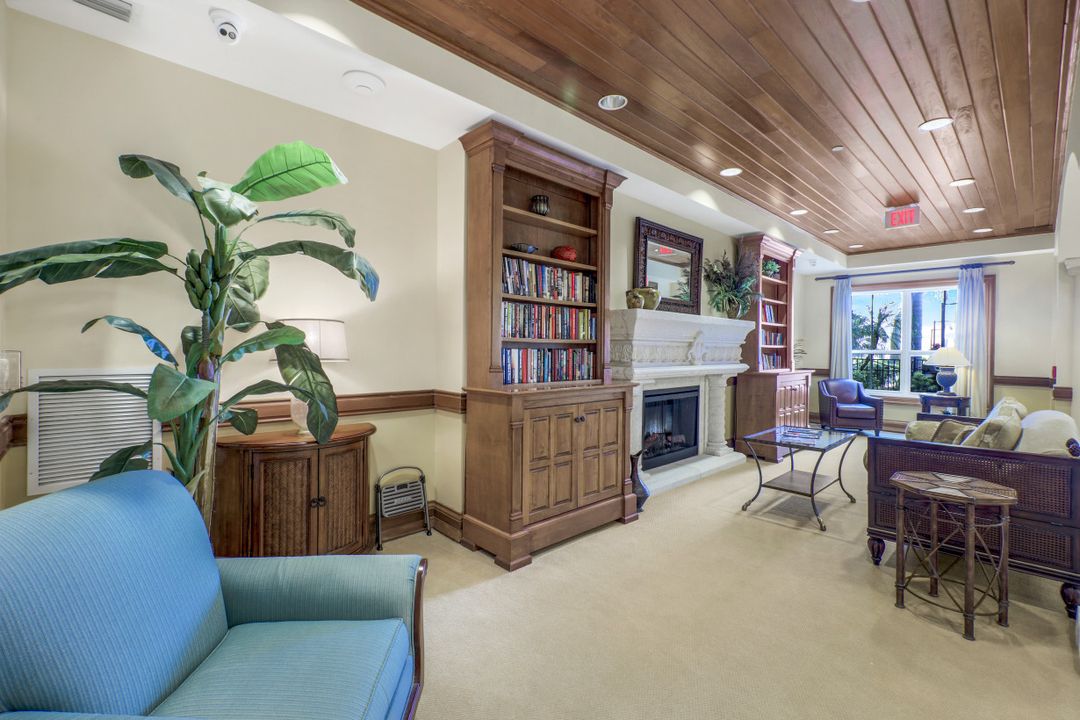 2825 Palm Beach Blvd #316, Fort Myers, FL 33916