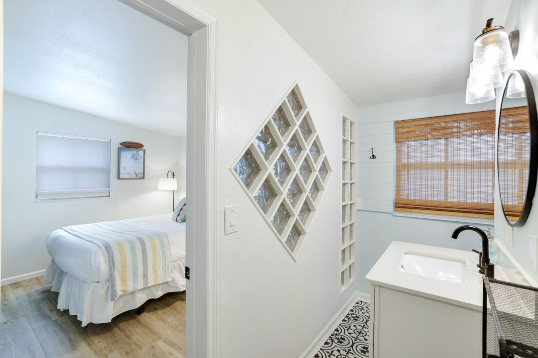 1971 Holiday Ln, Naples, FL 34104