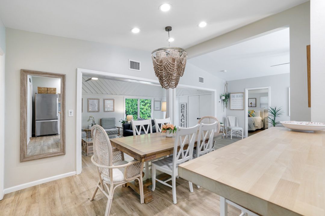 1971 Holiday Ln, Naples, FL 34104