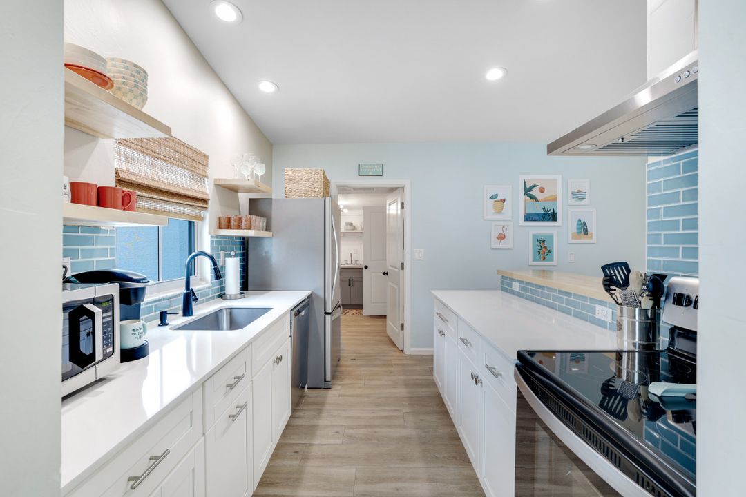 1971 Holiday Ln, Naples, FL 34104