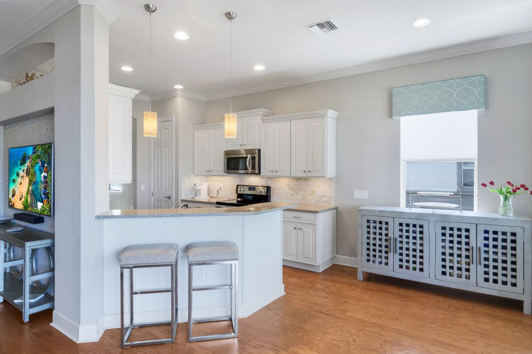 8835 Nautical Landing Cir #201, Naples, FL 34120