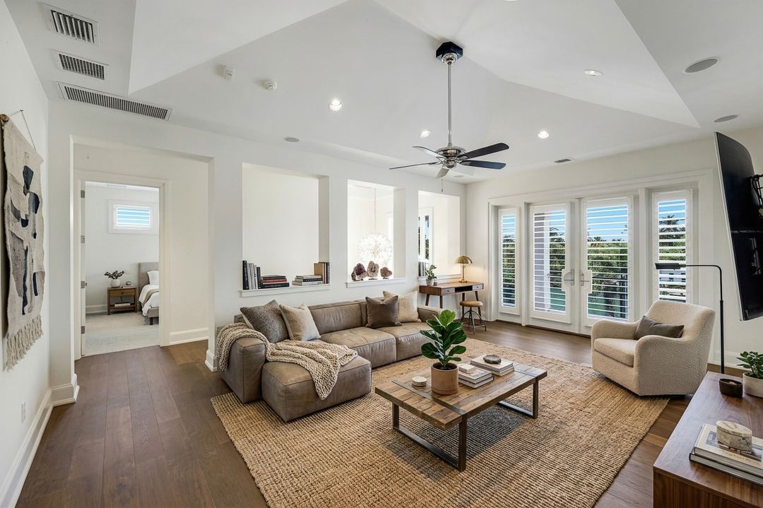 605 Galleon Dr, Naples, FL 34102