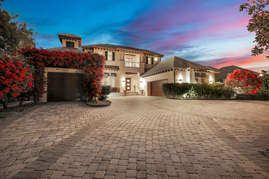 605 Galleon Dr, Naples, FL 34102