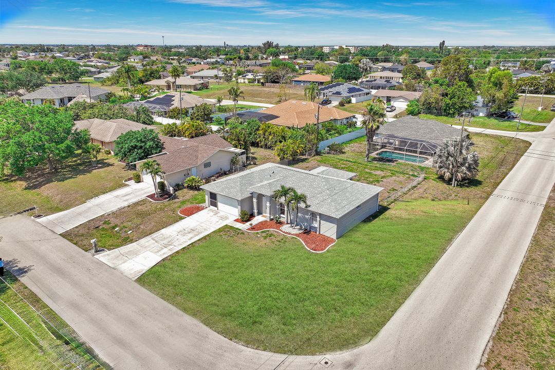 1913 NE 4th Ter, Cape Coral, FL 33909