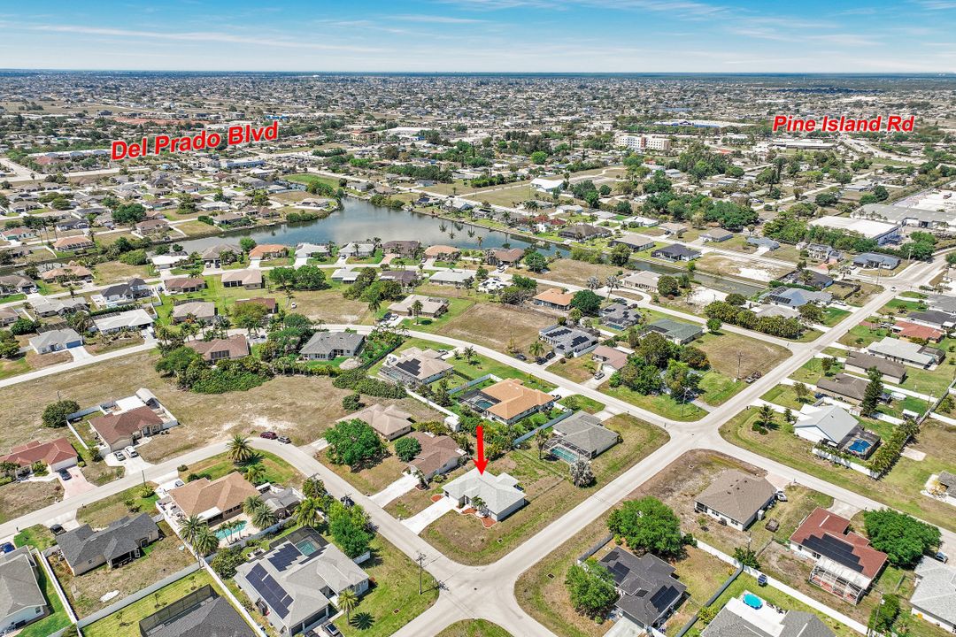 1913 NE 4th Ter, Cape Coral, FL 33909