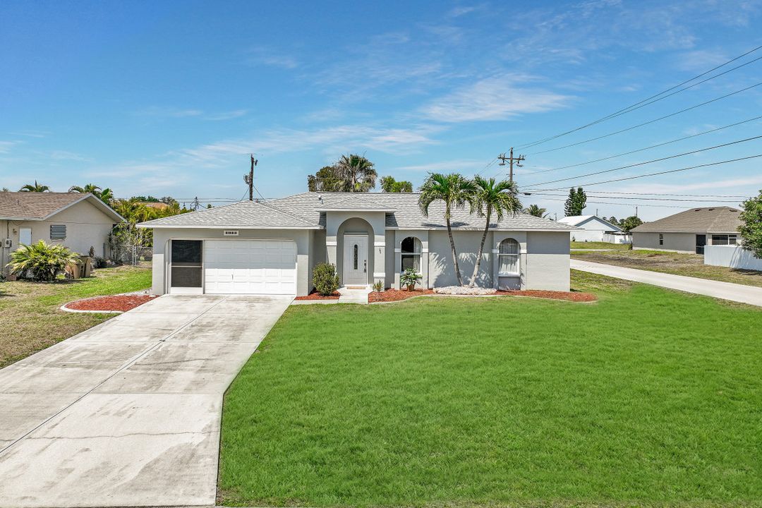 1913 NE 4th Ter, Cape Coral, FL 33909