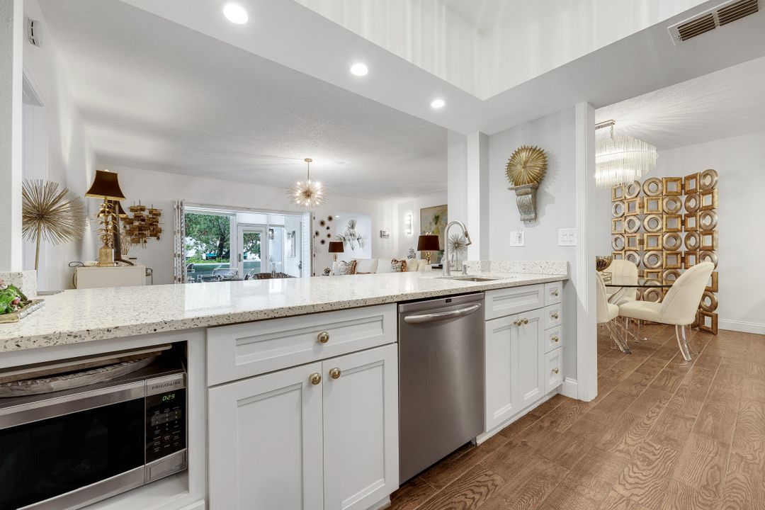 5817 Glencove Dr #402, Naples, FL 34108