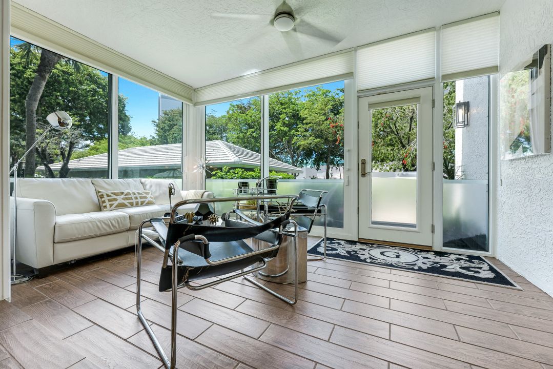 5817 Glencove Dr #402, Naples, FL 34108