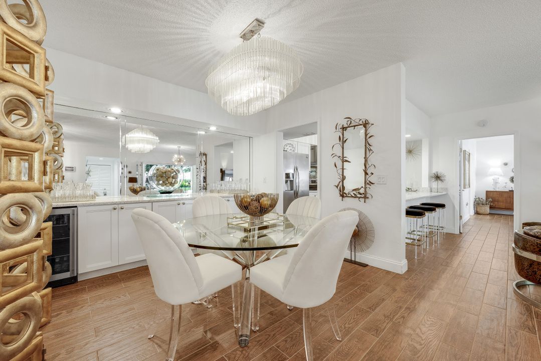 5817 Glencove Dr #402, Naples, FL 34108