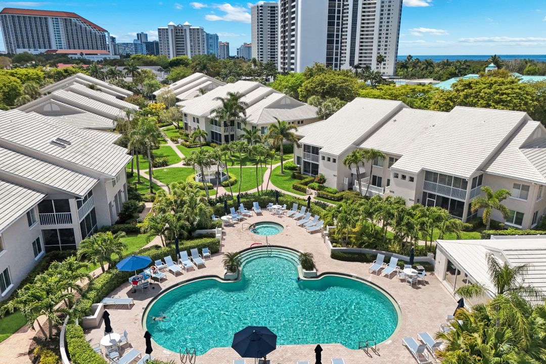 5817 Glencove Dr #402, Naples, FL 34108