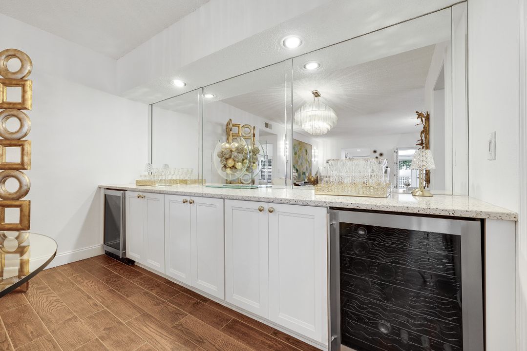 5817 Glencove Dr #402, Naples, FL 34108