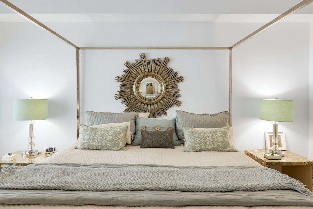 5817 Glencove Dr #402, Naples, FL 34108