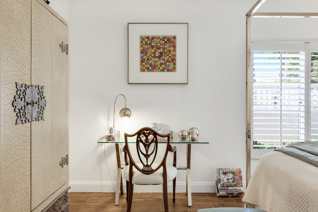 5817 Glencove Dr #402, Naples, FL 34108