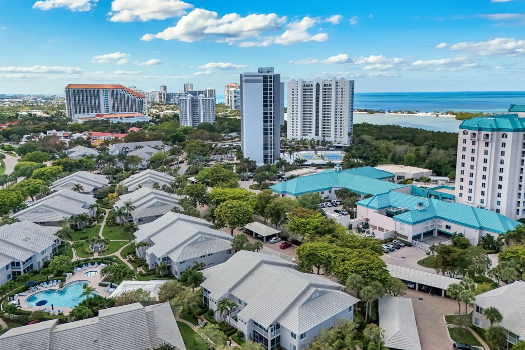 5817 Glencove Dr #402, Naples, FL 34108