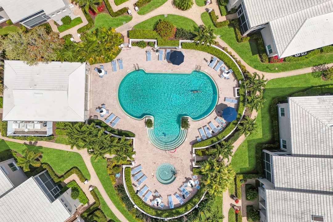 5817 Glencove Dr #402, Naples, FL 34108