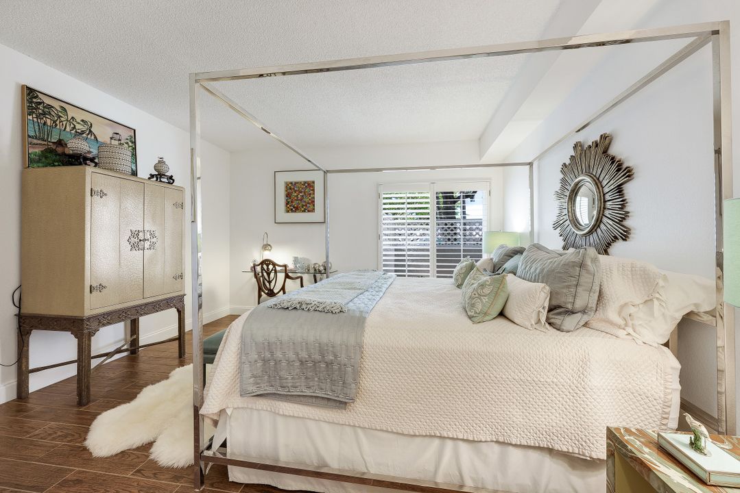 5817 Glencove Dr #402, Naples, FL 34108