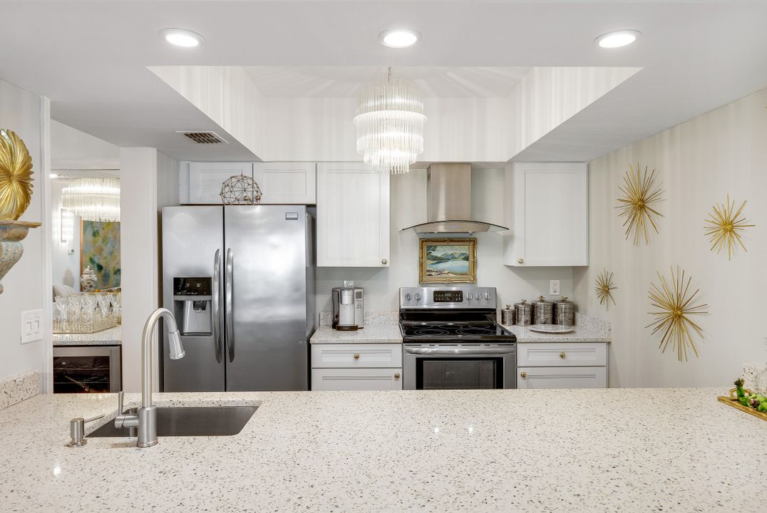 5817 Glencove Dr #402, Naples, FL 34108