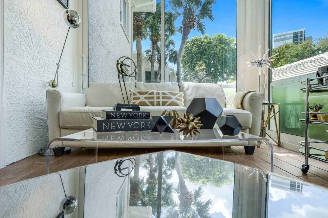 5817 Glencove Dr #402, Naples, FL 34108