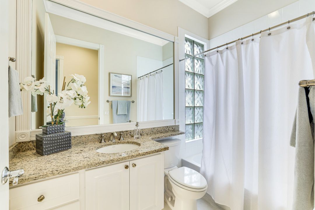 4796 Martinique Wy, Naples, FL 34119