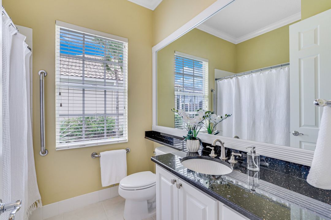 4796 Martinique Wy, Naples, FL 34119