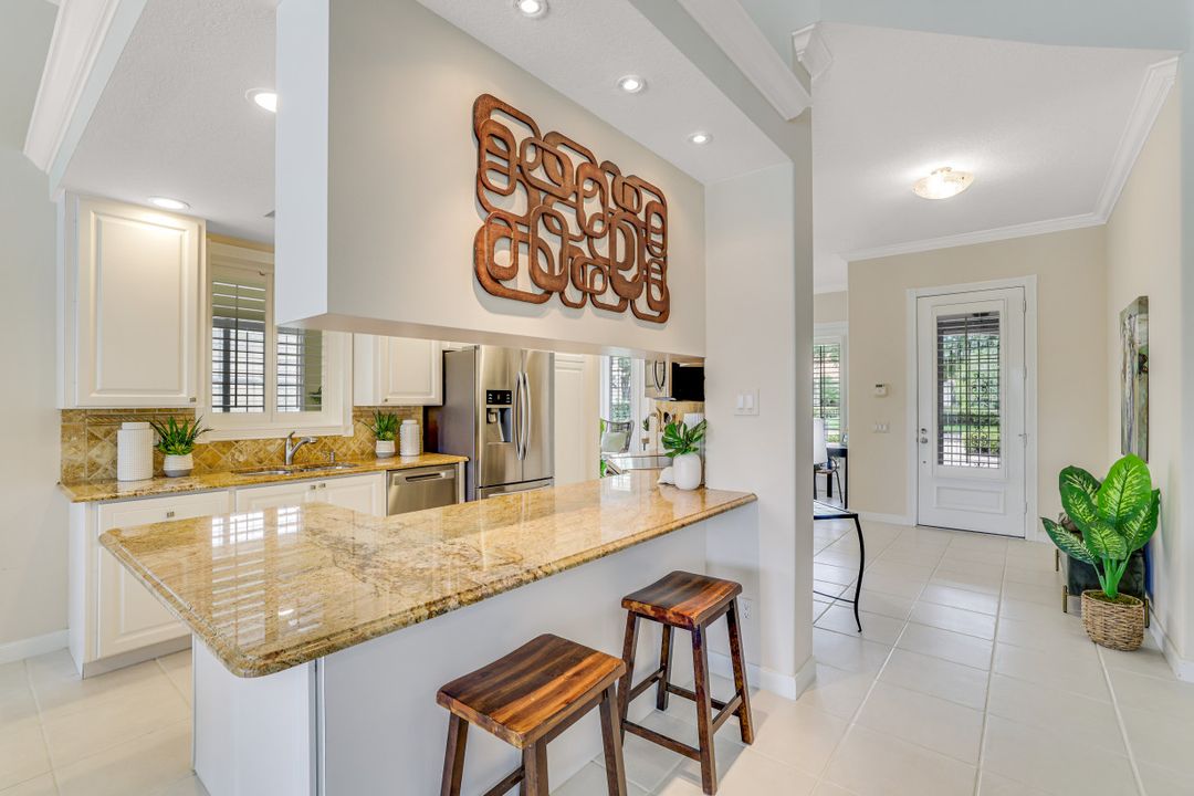 4796 Martinique Wy, Naples, FL 34119