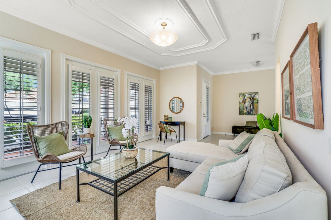 4796 Martinique Wy, Naples, FL 34119