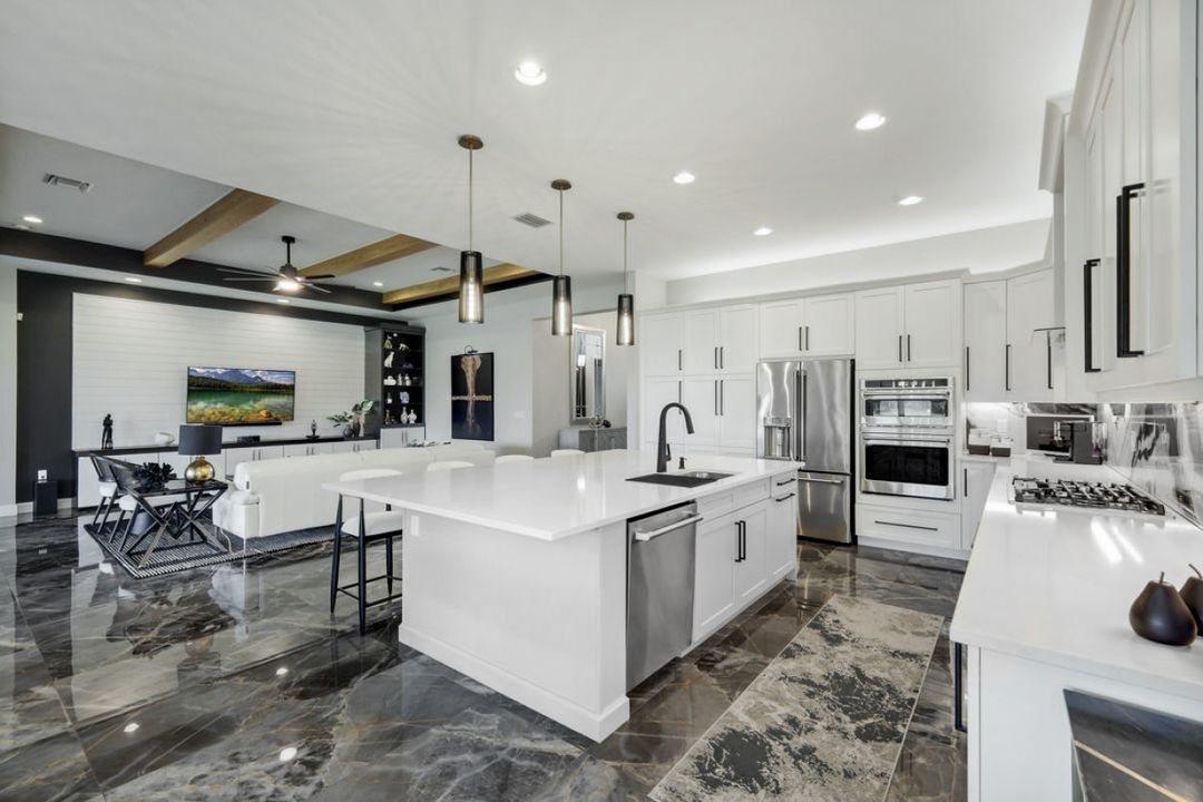 11628 Periwinkle Dr, Naples, FL 34120