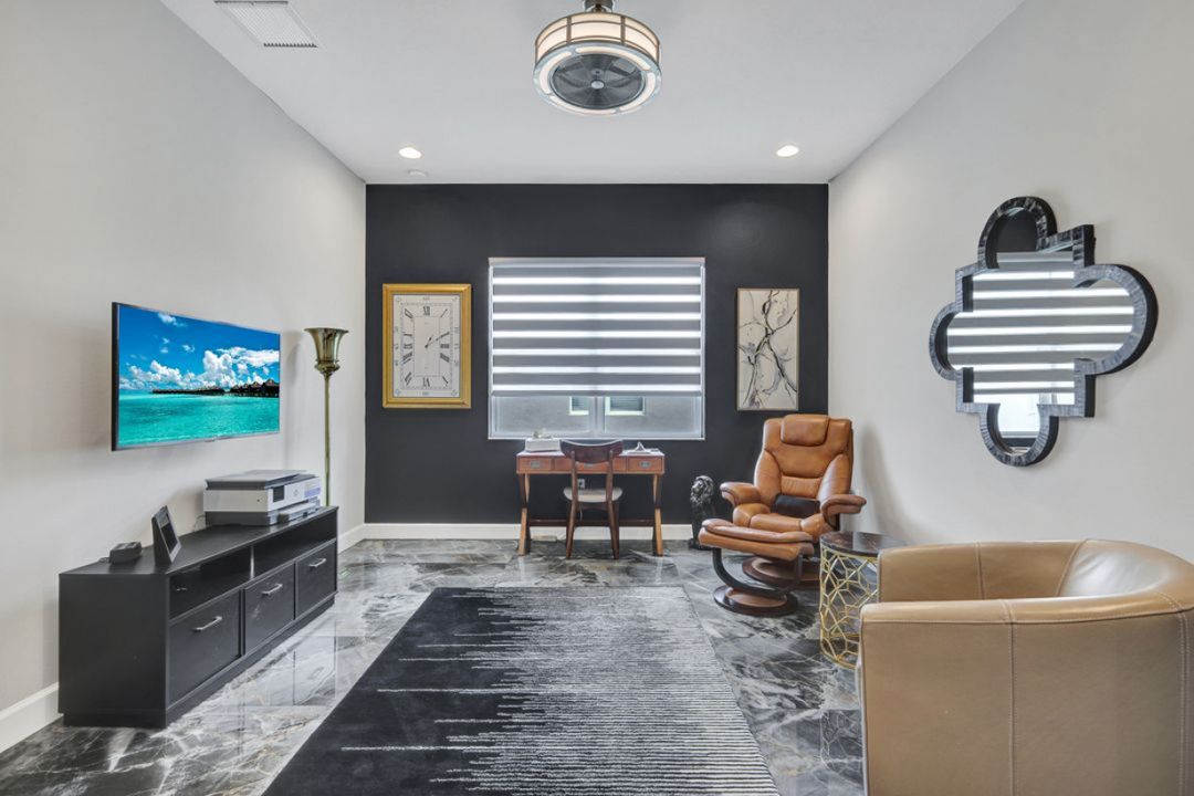 11628 Periwinkle Dr, Naples, FL 34120