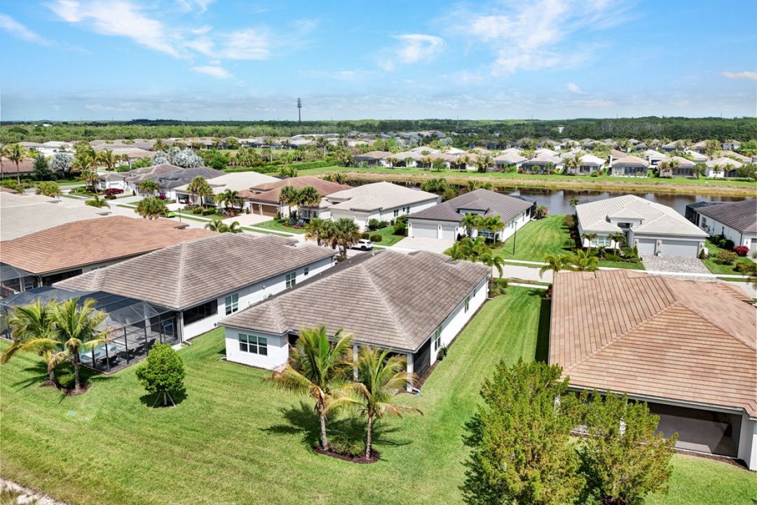 11628 Periwinkle Dr, Naples, FL 34120