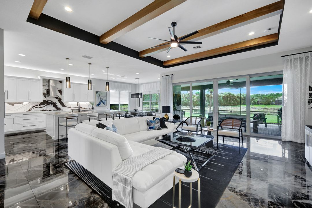 11628 Periwinkle Dr, Naples, FL 34120