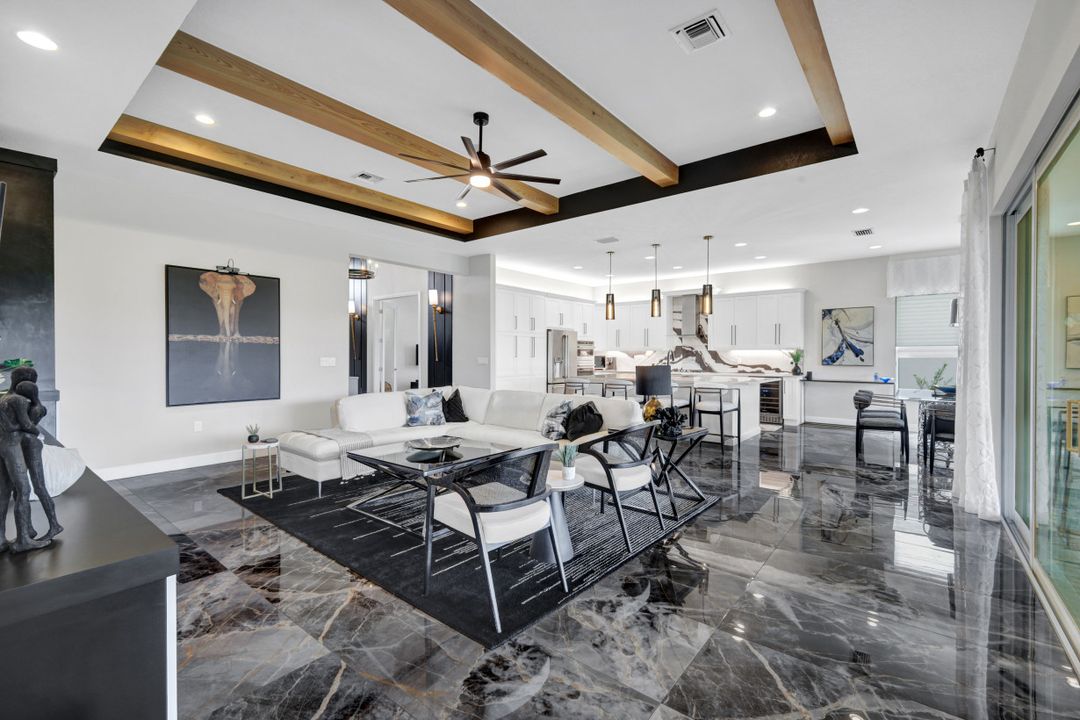 11628 Periwinkle Dr, Naples, FL 34120