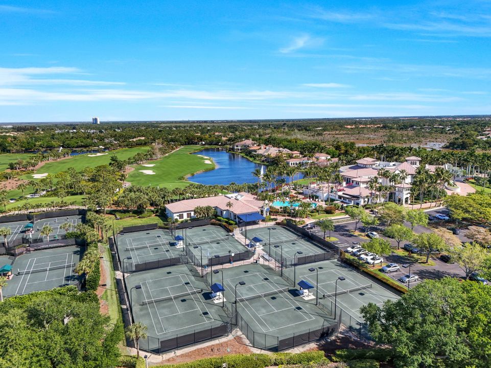 3441 Lakemont Dr, Bonita Springs, FL 34134