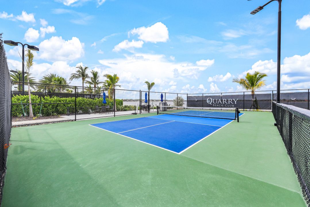8755 Coastline Ct #202, Naples, FL 34120