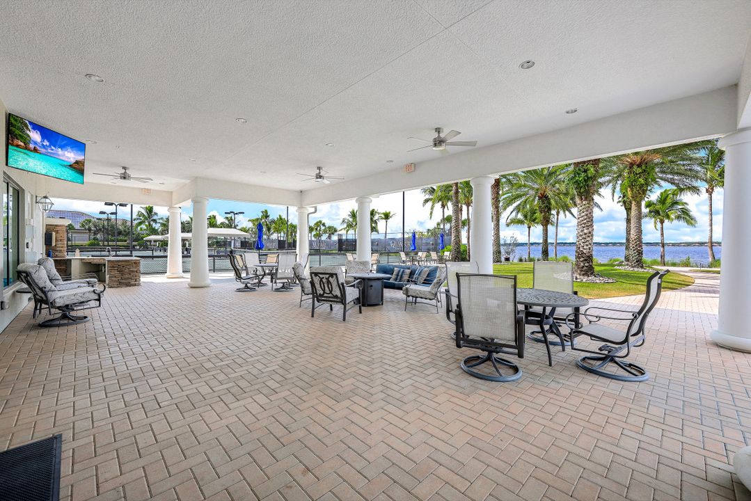 8755 Coastline Ct #202, Naples, FL 34120