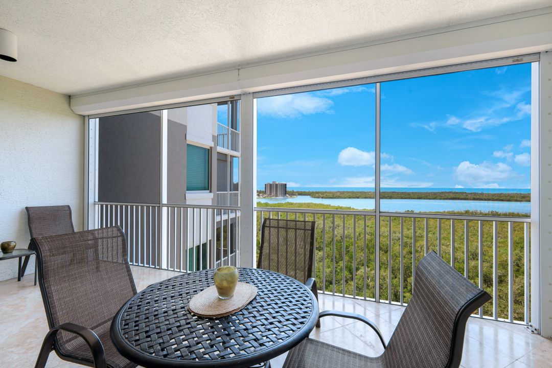 265 Indies Way #904, Naples, FL 34110