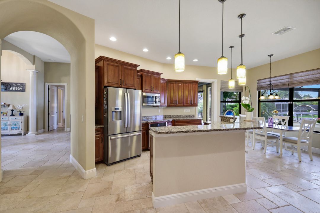 2724 Gleason Pkwy, Cape Coral, FL 33914