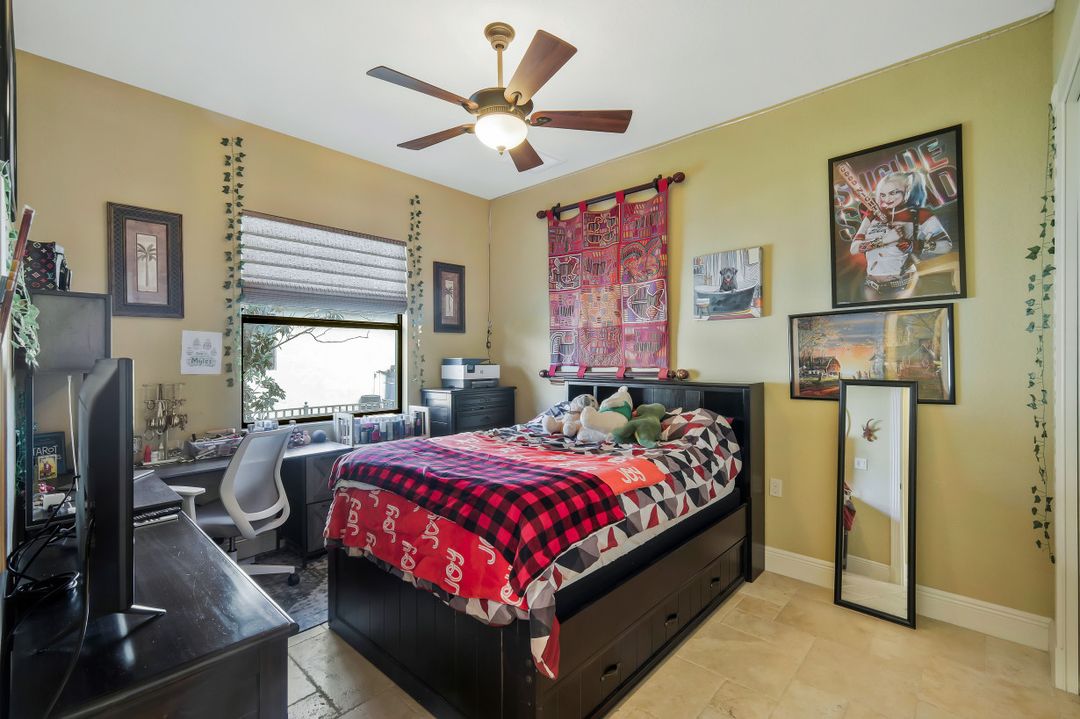 2724 Gleason Pkwy, Cape Coral, FL 33914