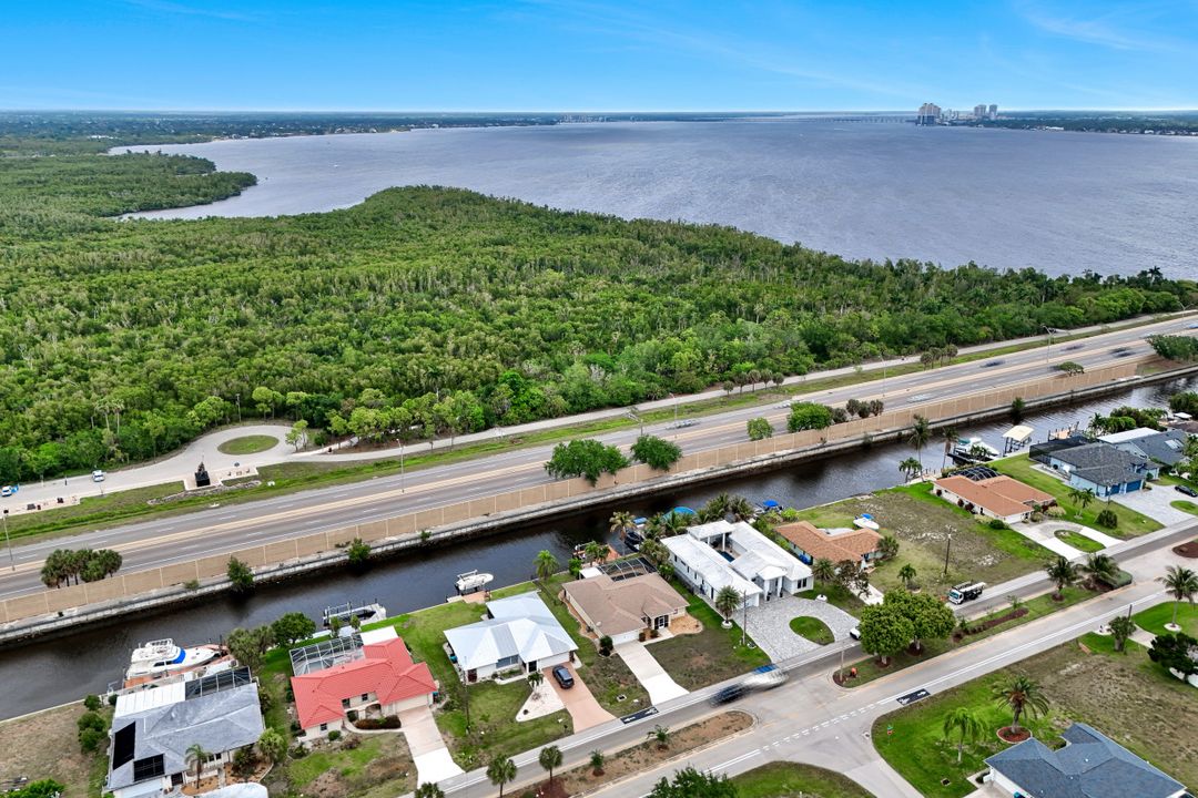 2513 Everest Pkwy, Cape Coral, FL 33904