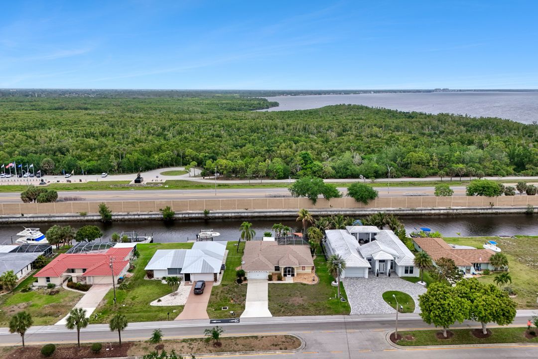 2513 Everest Pkwy, Cape Coral, FL 33904