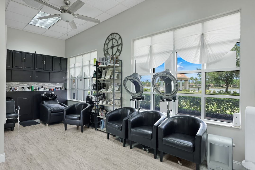 6124 Towncenter Cir, Naples, FL 34119