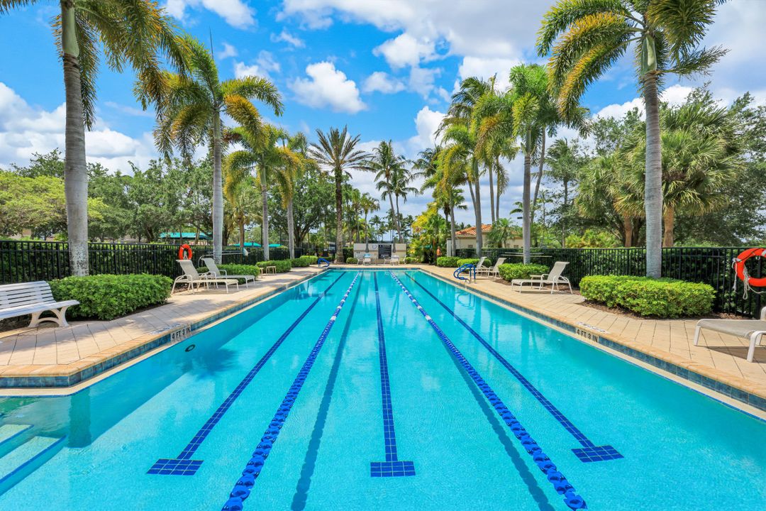 6124 Towncenter Cir, Naples, FL 34119