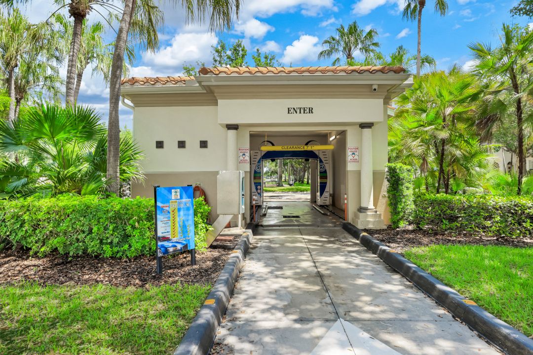 6124 Towncenter Cir, Naples, FL 34119