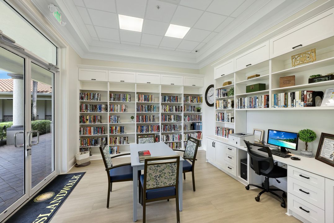 6124 Towncenter Cir, Naples, FL 34119