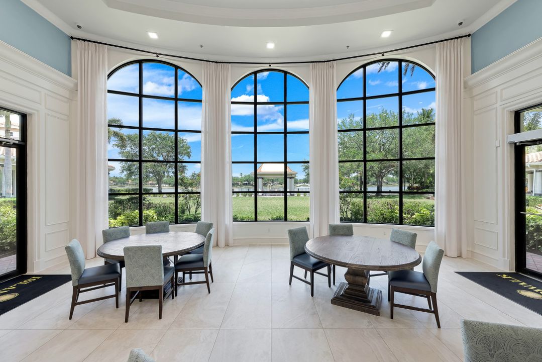 6124 Towncenter Cir, Naples, FL 34119