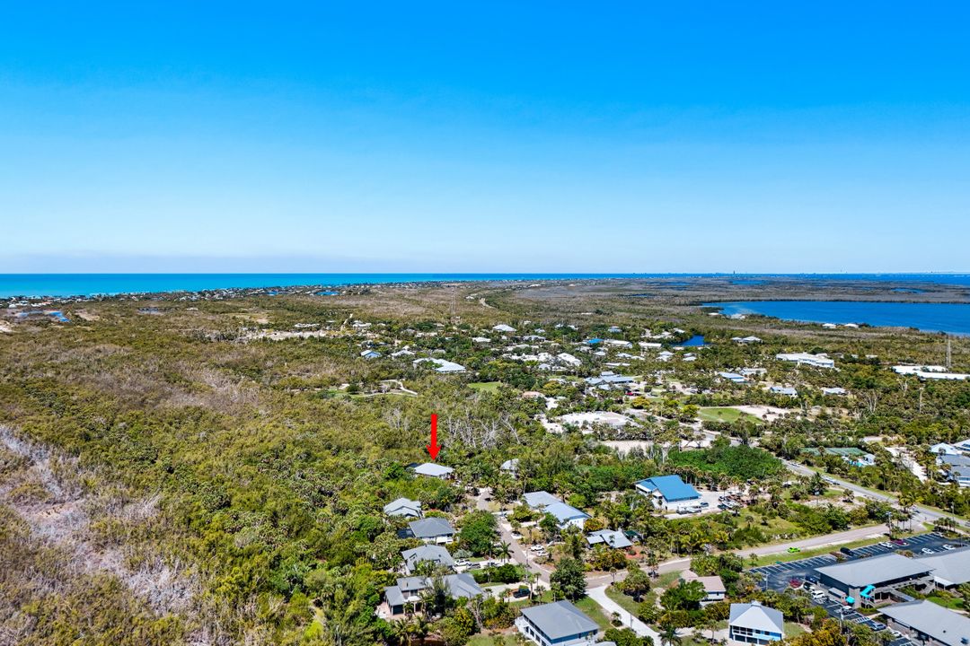 2130 Sunset Cir, Sanibel, FL 33957