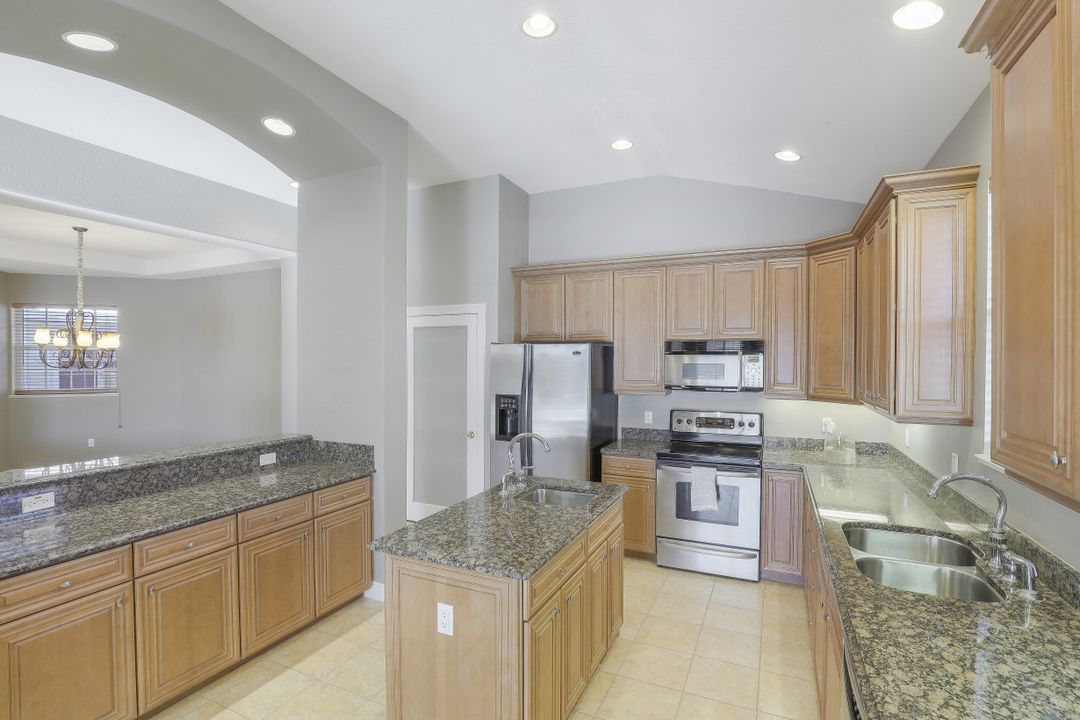 28617 San Lucas Ln #201, Bonita Springs, FL 34135
