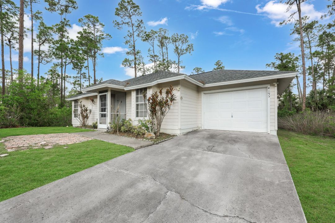 4195 2nd Ave NE, Naples, FL 34120