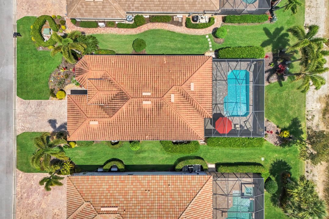 9104 Graphite Cir, Naples, FL 34120